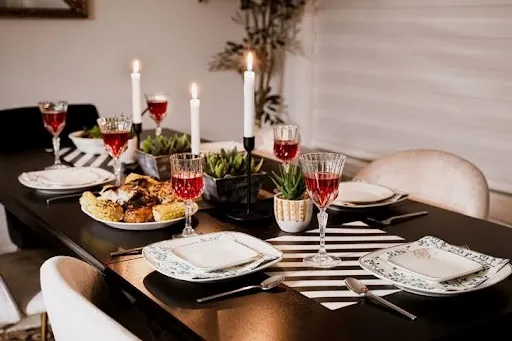 Christmas Table Runner Ideas To Transform Your Holiday Table Decor
