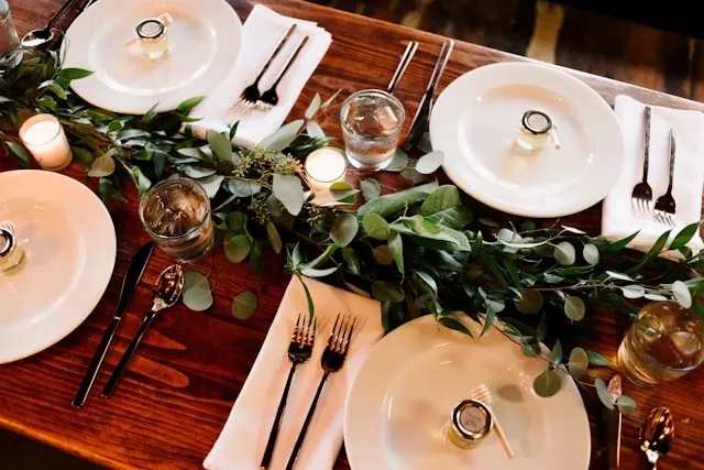 How To Set A Table? Formal Settings, Casual Themes, And Etiquettes