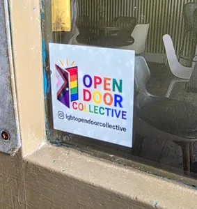 CustomApronsNow.Com - Front Adhesive Stickers