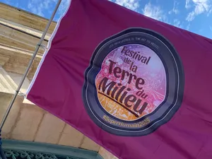 TableCoversNow.Com - Rectangle Flag