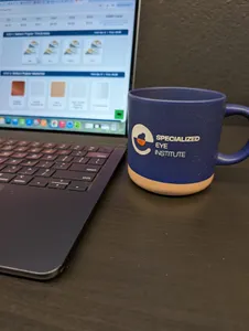 CustomApronsNow.Com