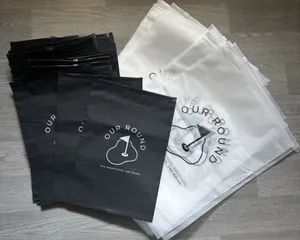 TableCoversNow.Com - Zipper Frosted Bags
