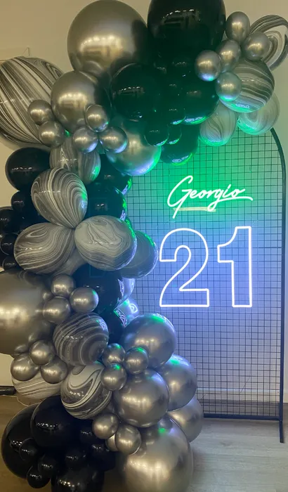 CustomApronsNow.Com - Custom Neon Sign