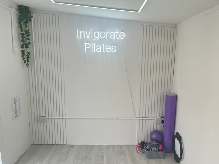 CustomApronsNow.Com - Custom Neon Sign