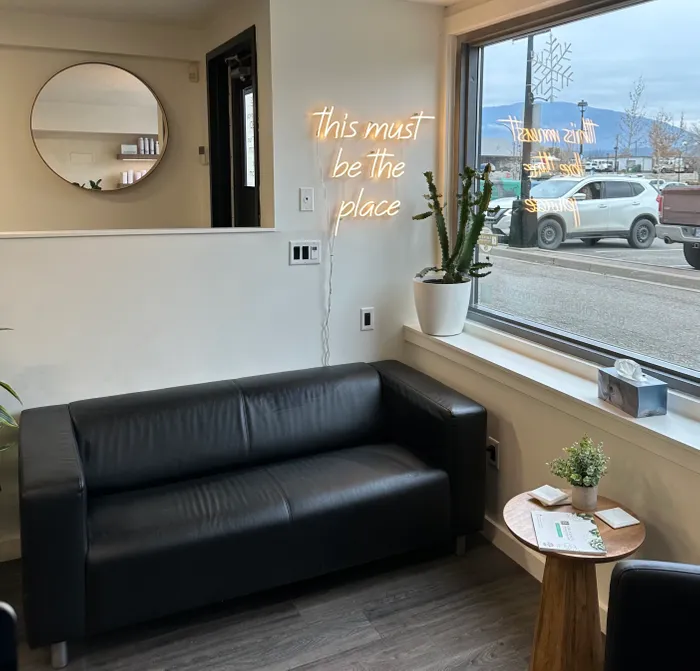 CustomApronsNow.Com - Custom Neon Sign