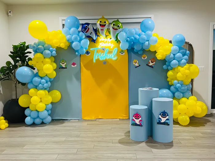 CustomApronsNow.Com - Custom Neon Sign