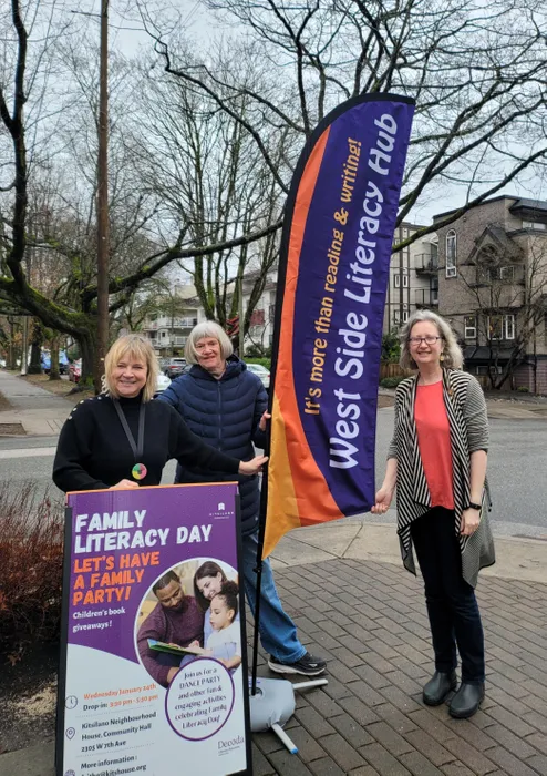 CustomApronsNow.Com - Blade Flag