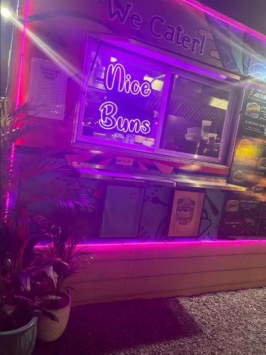 CustomApronsNow.Com - Custom Neon Sign