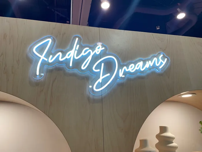 CustomApronsNow.Com - Artwork Neon Sign