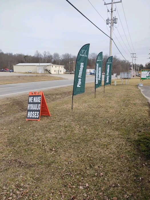 CustomApronsNow.Com - Feather Flag