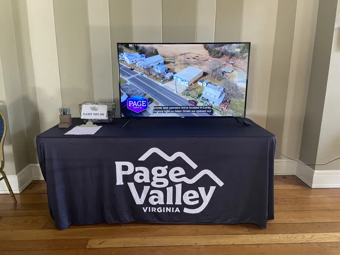 CustomApronsNow.Com - Custom Rectangle Table Covers