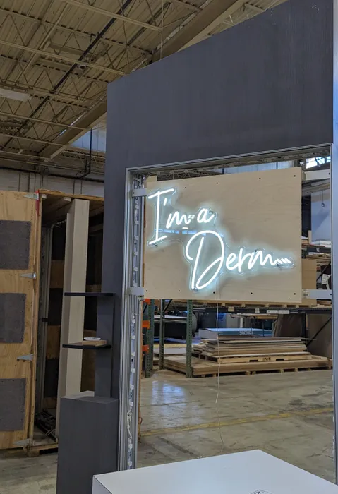 CustomApronsNow.Com - Artwork Neon Sign