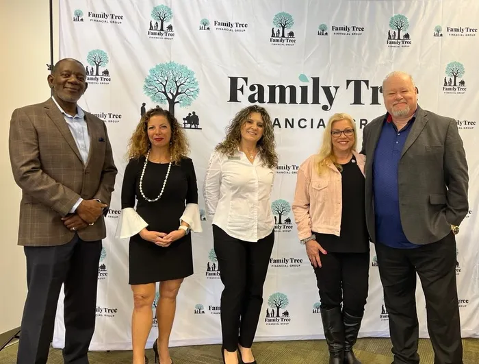 CustomApronsNow.Com - Adjustable Stand Banners