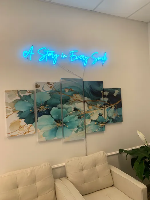 CustomApronsNow.Com - Custom Neon Sign