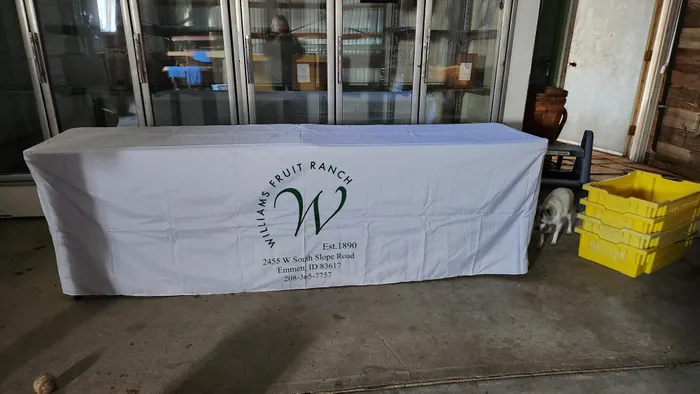 CustomApronsNow.Com - Custom Rectangle Table Covers