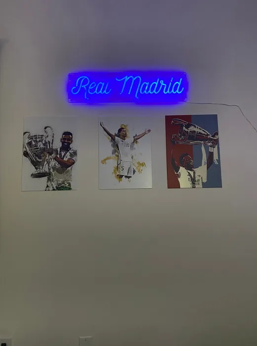 CustomApronsNow.Com - Custom Neon Sign