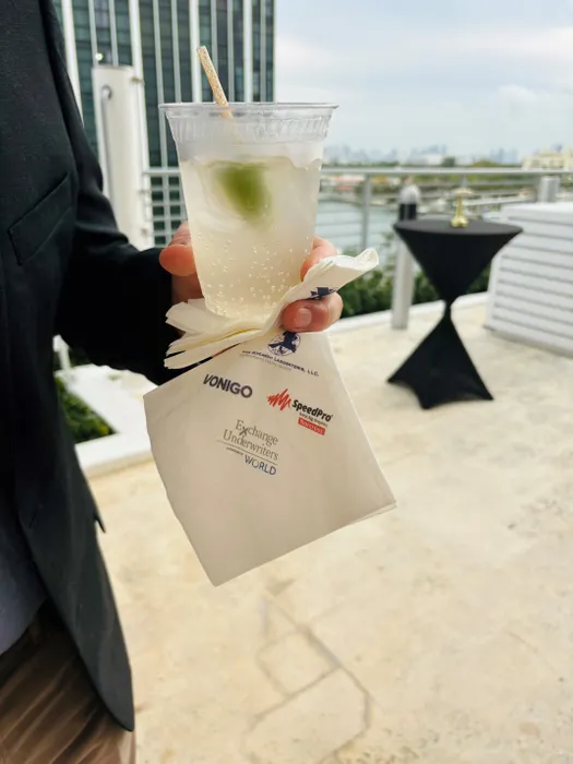 CustomApronsNow.Com - Custom Beverage Napkin