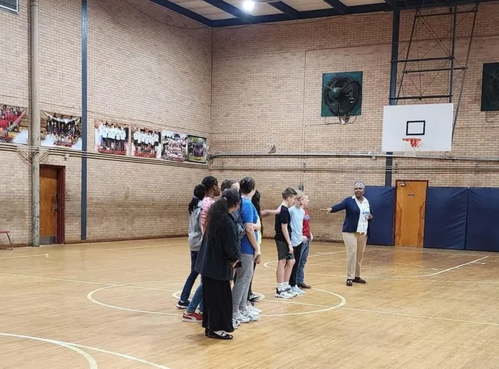 CustomApronsNow.Com - Custom Vinyl Banners