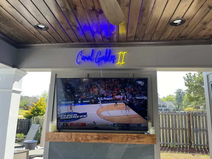 CustomApronsNow.Com - Custom Neon Sign