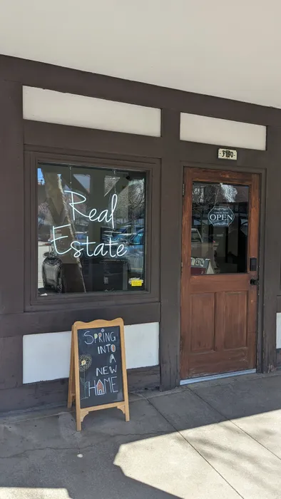 CustomApronsNow.Com - Custom Neon Sign