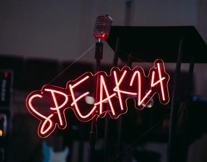 CustomApronsNow.Com - Custom Neon Sign