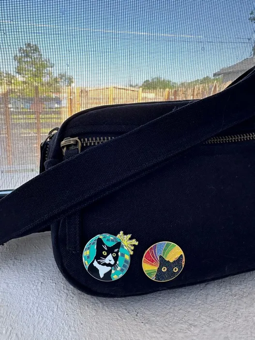 CustomApronsNow.Com - Hard Enamel Pin