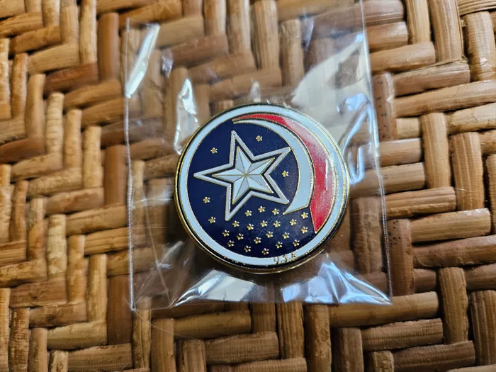 CustomApronsNow.Com - Hard Enamel Pin