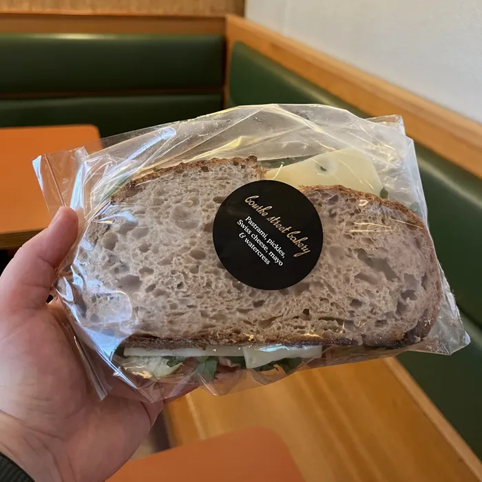 CustomApronsNow.Com - Circle Stickers