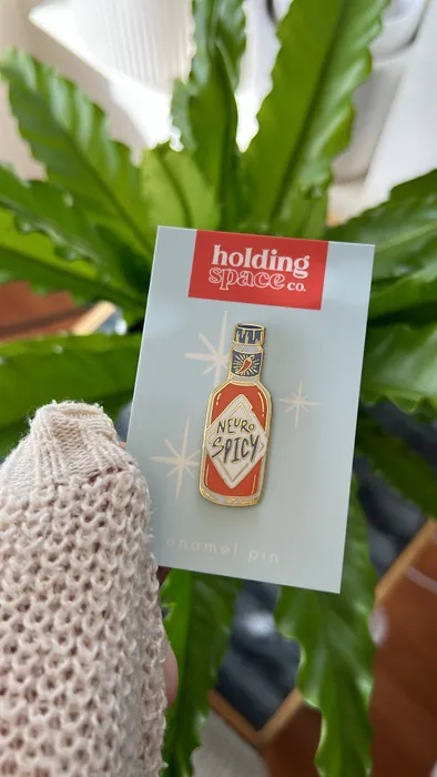 CustomApronsNow.Com - Hard Enamel Pin