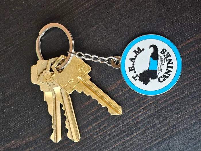 CustomApronsNow.Com - Metal Keychain