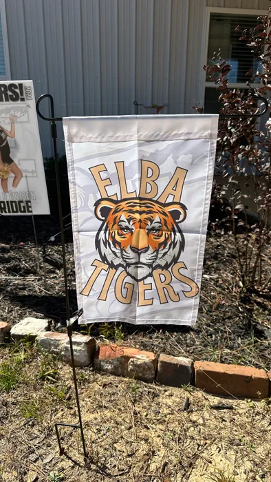 TableCoversNow.Com - Garden Flag