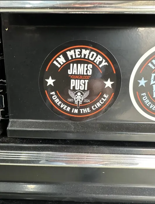 CustomApronsNow.Com - Kiss Cut Stickers