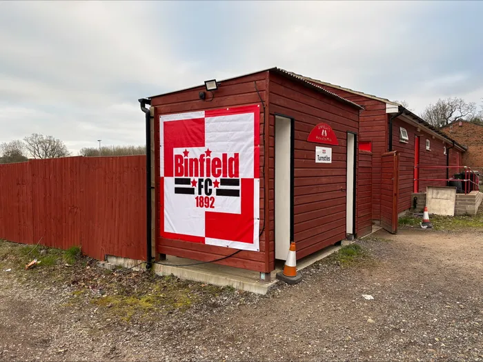 CustomApronsNow.Com - Custom Vinyl Banners