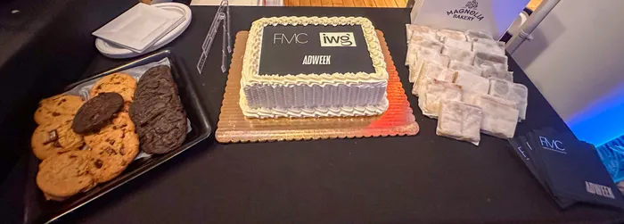 TableCoversNow.Com - Custom Foil Stamped Beverage Napkin