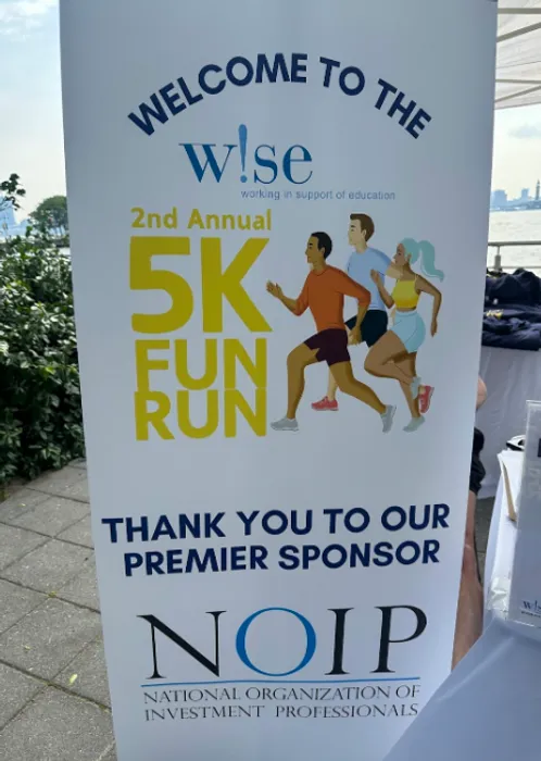 TableCoversNow.Com - Roll Up Banner Stands