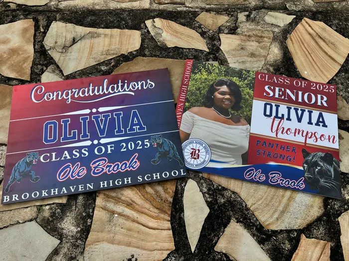 TableCoversNow.Com - Graduation Outdoor Yard Sign