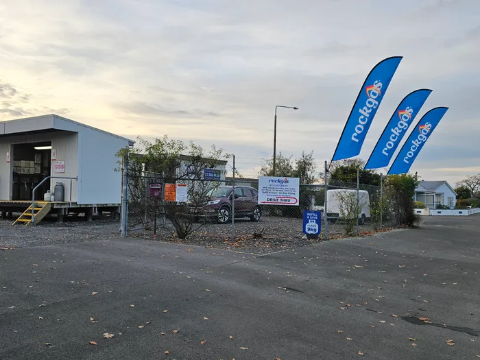 TableCoversNow.Com - Blade Flag