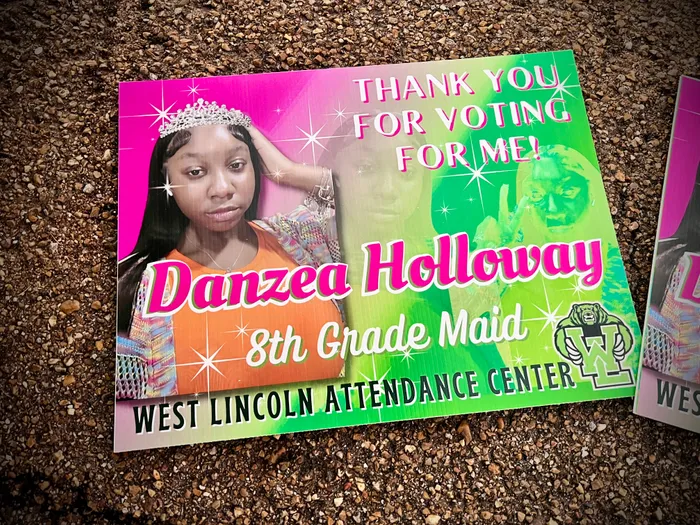 TableCoversNow.Com - Graduation Outdoor Yard Sign