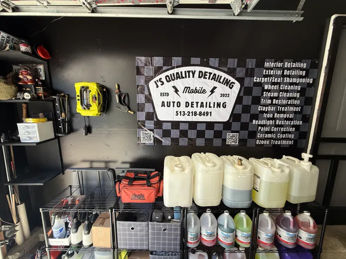 CustomApronsNow.Com - Custom Vinyl Banners