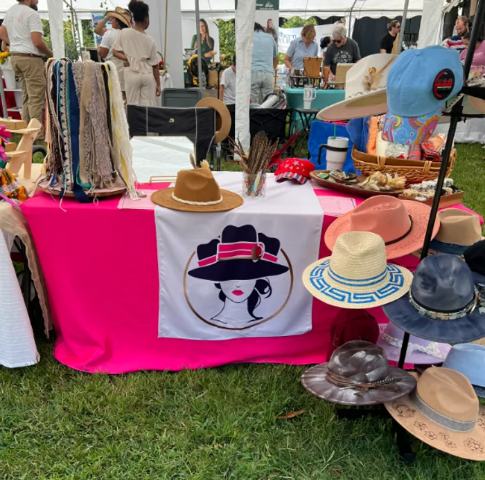 CustomApronsNow.Com - Table Runner