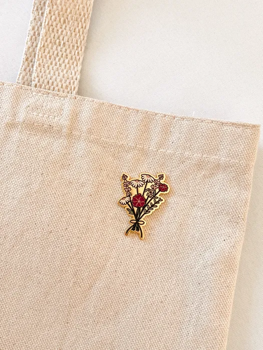 TableCoversNow.Com - Soft Enamel Pin