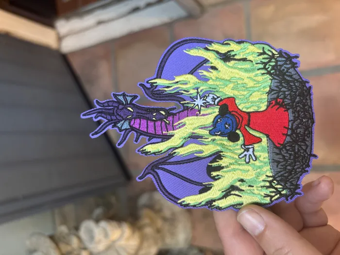 CustomApronsNow.Com - Embroidered Patches