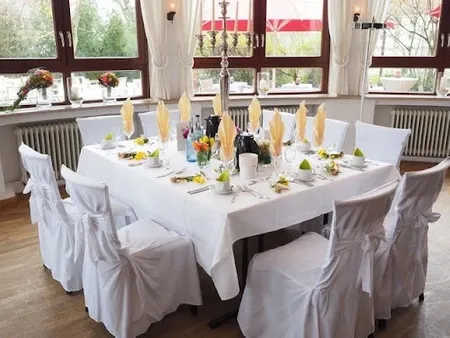 54 X 108 Tablecloth Fits What Size Table? Complete Size Guide, Drop Chart & Calculator