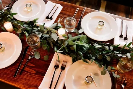 How To Set A Table? Formal Settings, Casual Themes, And Etiquettes