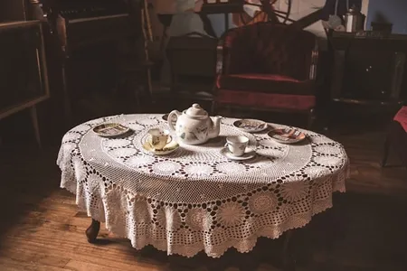 Can A Round Tablecloth Fit A Rectangle Table? Styling for Elegance