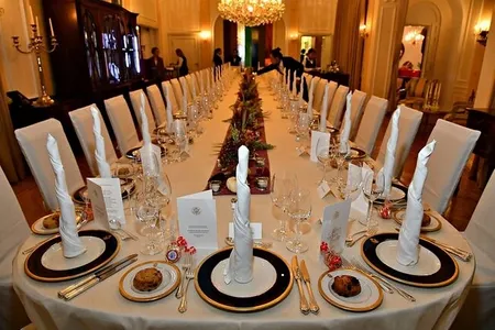 Table Top Cover Ideas: Stylish Dining & Festive Occasions Design Choices